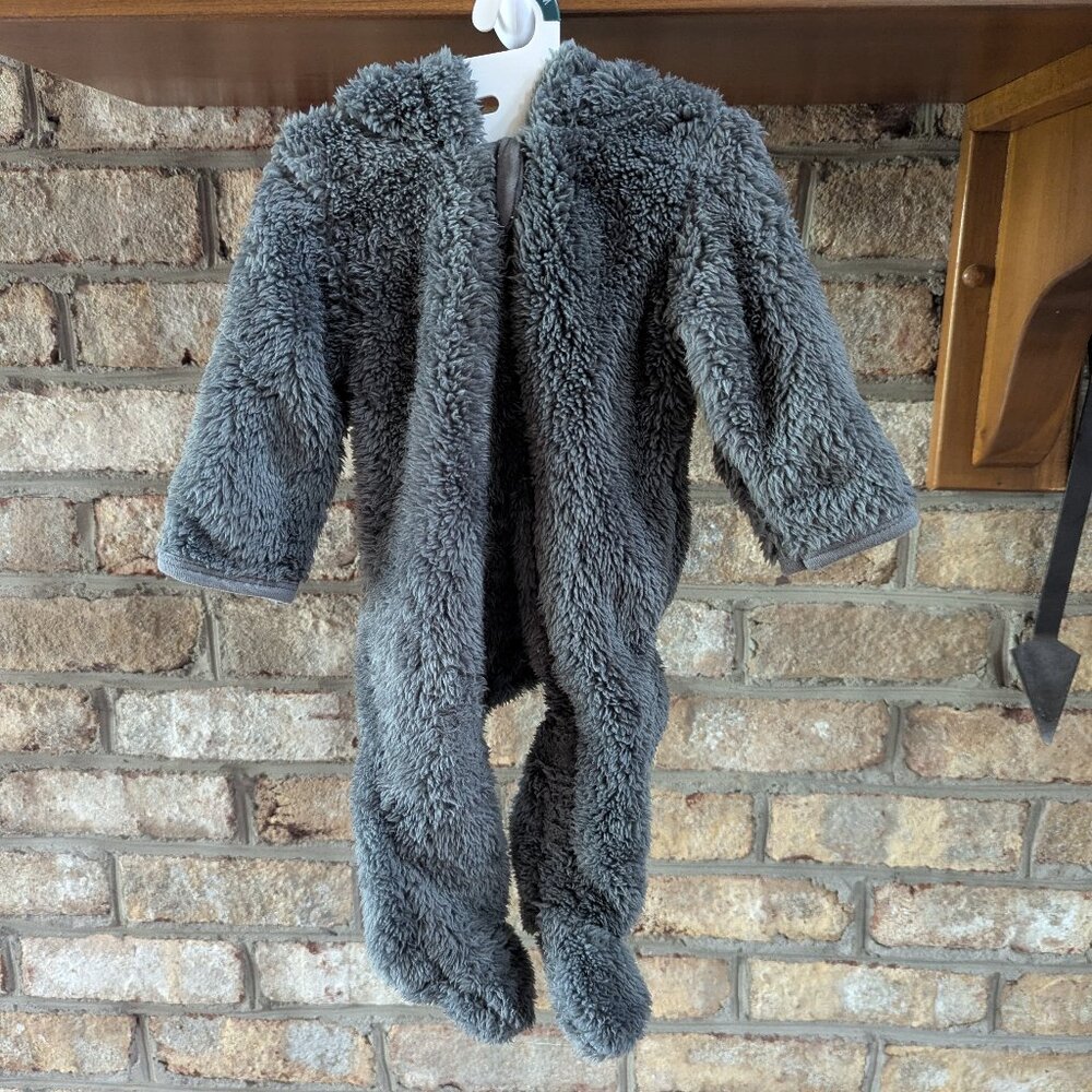 NWOT Hudson Baby 0-3 Months Super Soft Sherpa Bear Bunting / Hooded Onesie - Gre